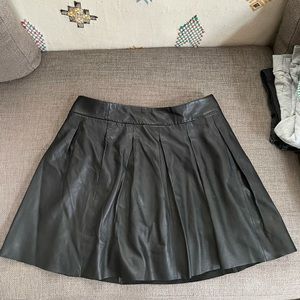 Banana republic Leather pleated skirt
